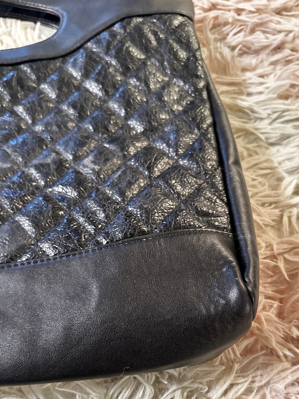 Chanel Chic Black Quilted Tote Bag - Picture 8 of 15